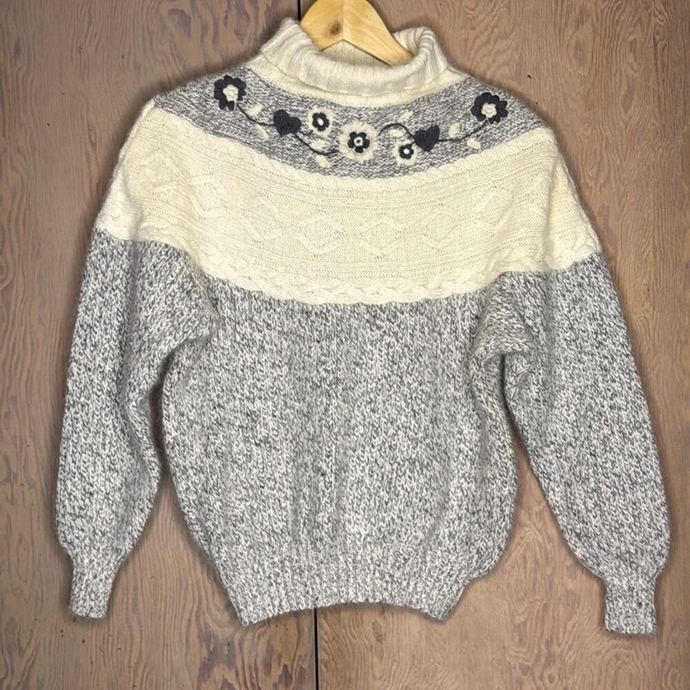 NWT Vintage Les Copains Turtleneck Black White Heart Flower Patterned Sweater